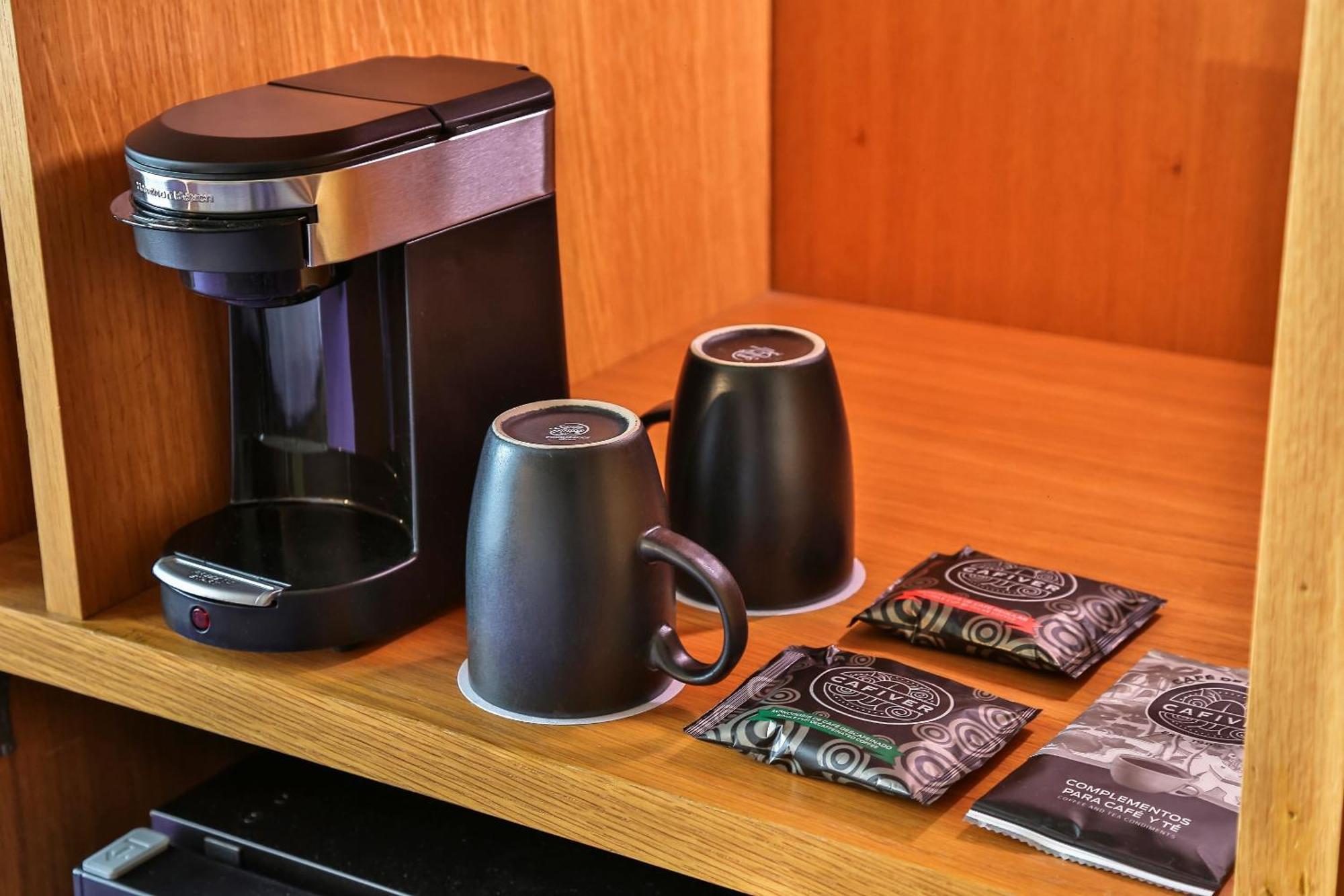 Camino Real Santa Fe Hotel Мексико Сити Екстериор снимка A Keurig coffee maker